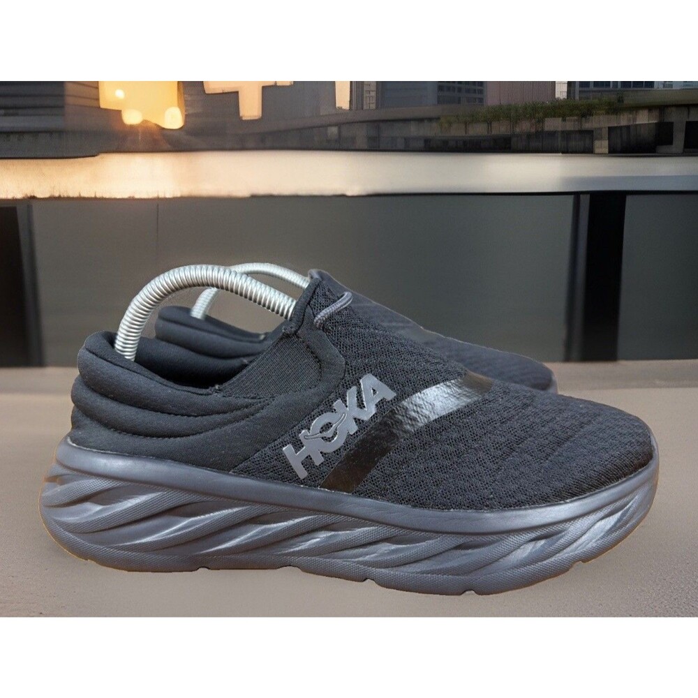 Hoka One One Ora Recovery Shoe 2 Black Slip On Recovery Mens Size 8 GREAT SHAPE